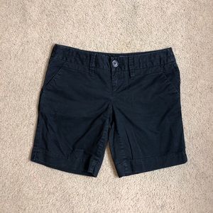 American Eagle Black capris